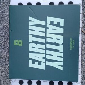 Earthy Eyeshadow by Beauty Bay